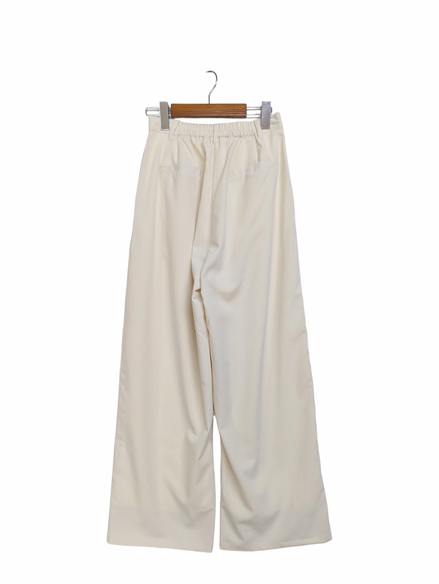 [2 colors] Straight tuck pants in crepe fabric